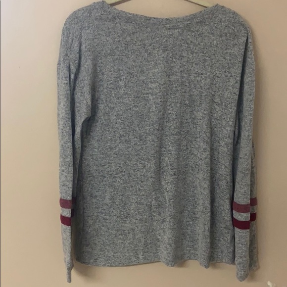 NWT Grey pullover - Picture 5 of 8